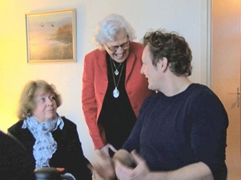 Rijswijkse-flatcoach-moet-oudere-uit-verzorgingstehuis-houden-bijges350